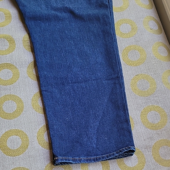 Lucky Brand Blue Jeans - Picture 2 of 16
